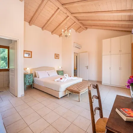 فيلة Apollo Up To 8px, Private Pool