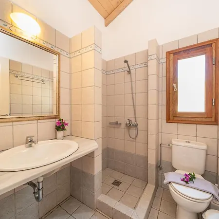 Apollo Up To 8px, Private Pool